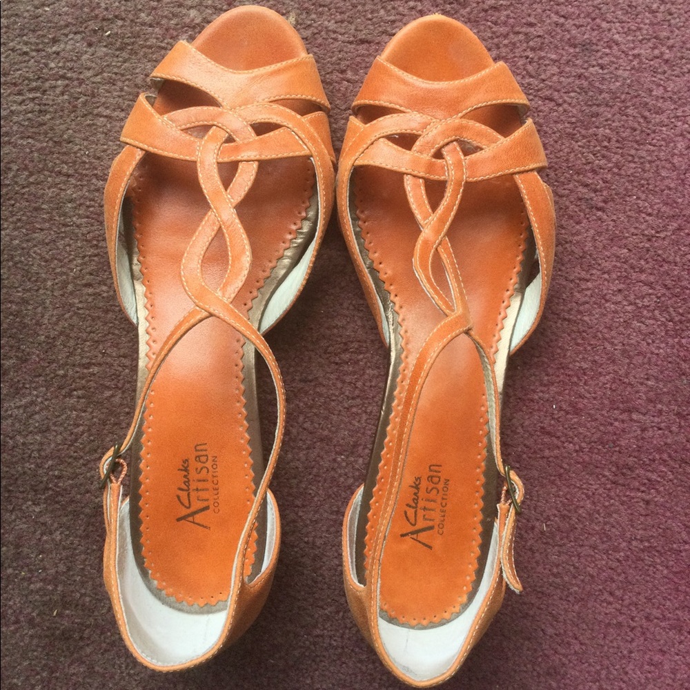 Clarks Artisan Collection Sandal size 8.5M Orange